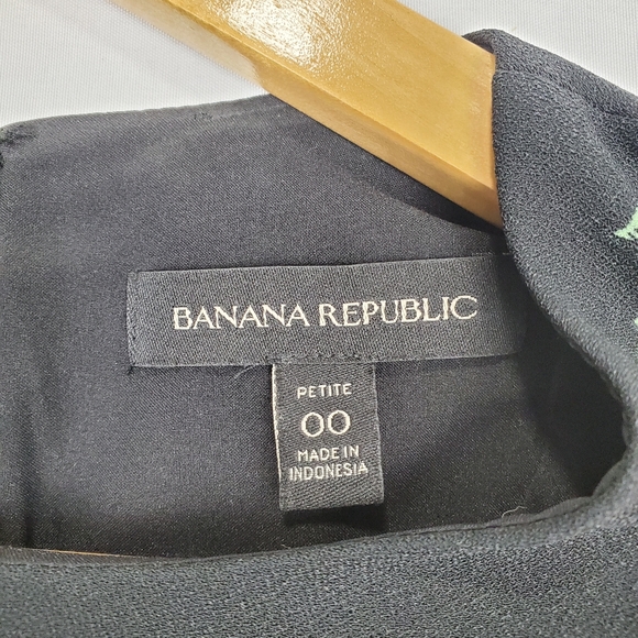 Banana Republic Sleeveless Black Ruffle Faux Wrap Dress Size 00 Petite - Picture 6 of 11